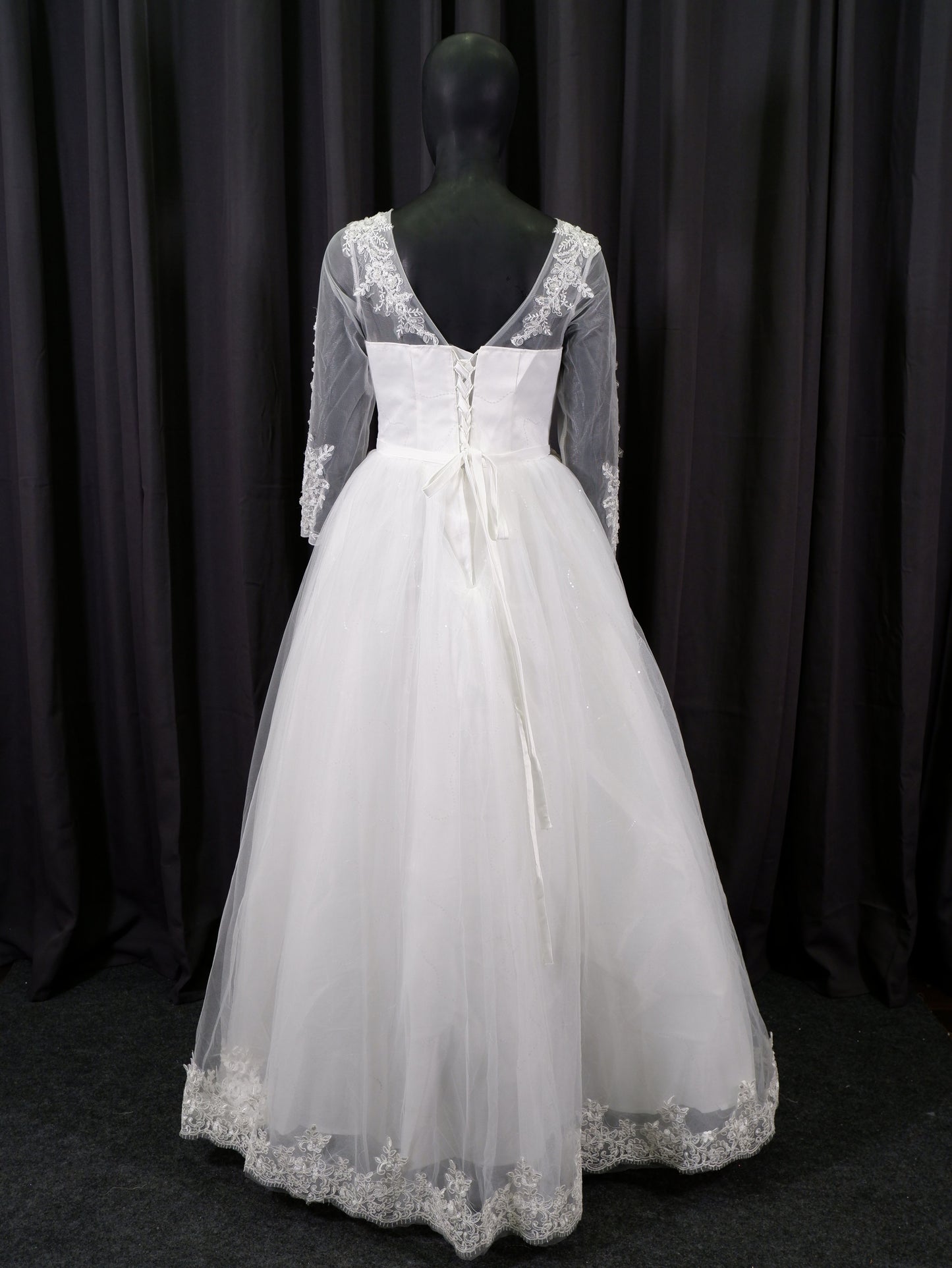 3/4th Sleeve Bridal Ball Gown GN001