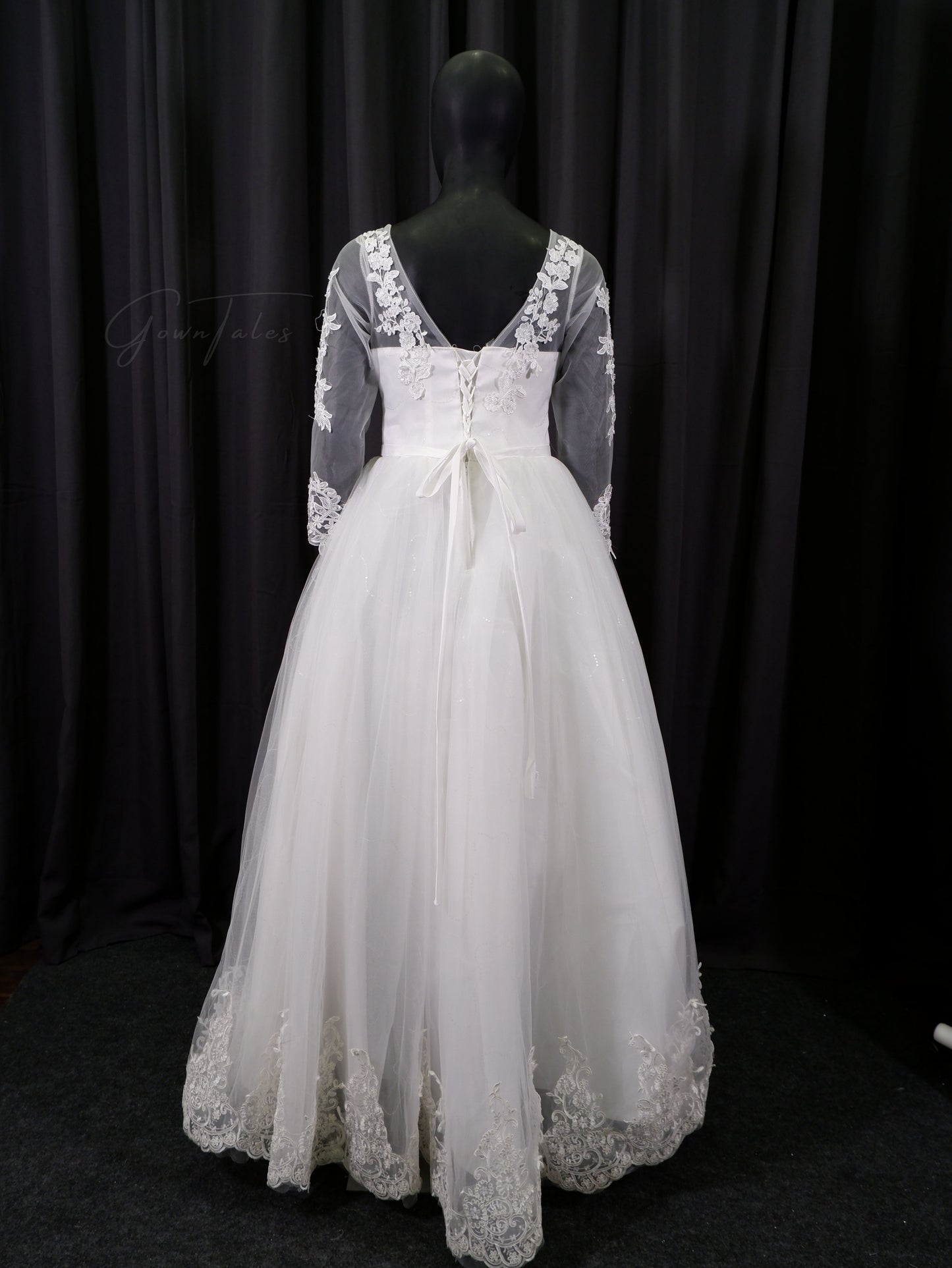 3/4th-sleeve Bridal Ball Gown GN007