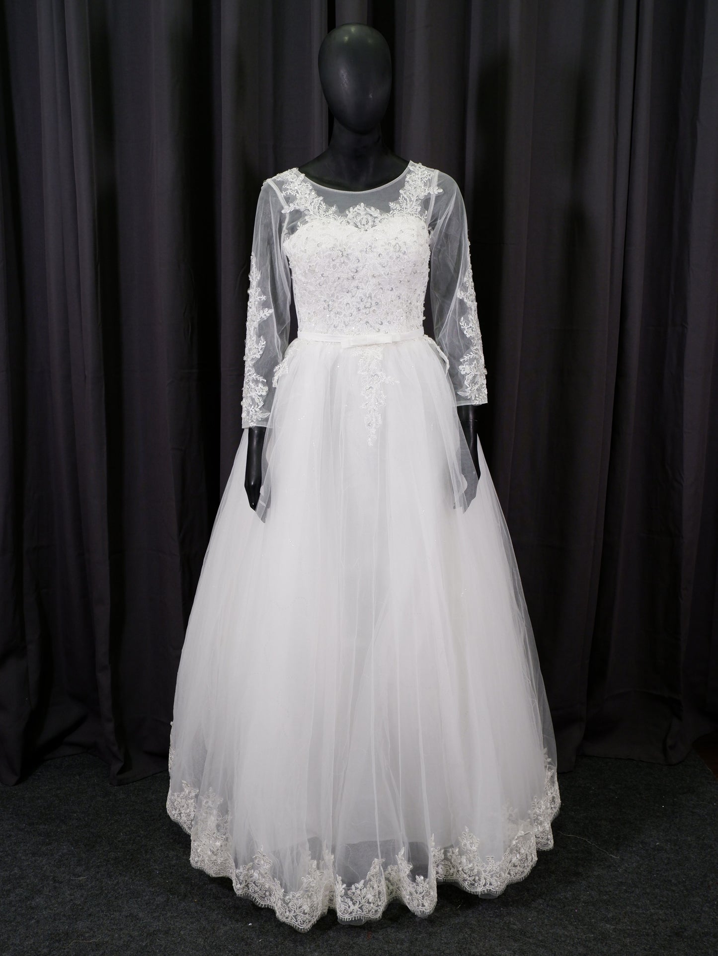 3/4th Sleeve Bridal Ball Gown GN001