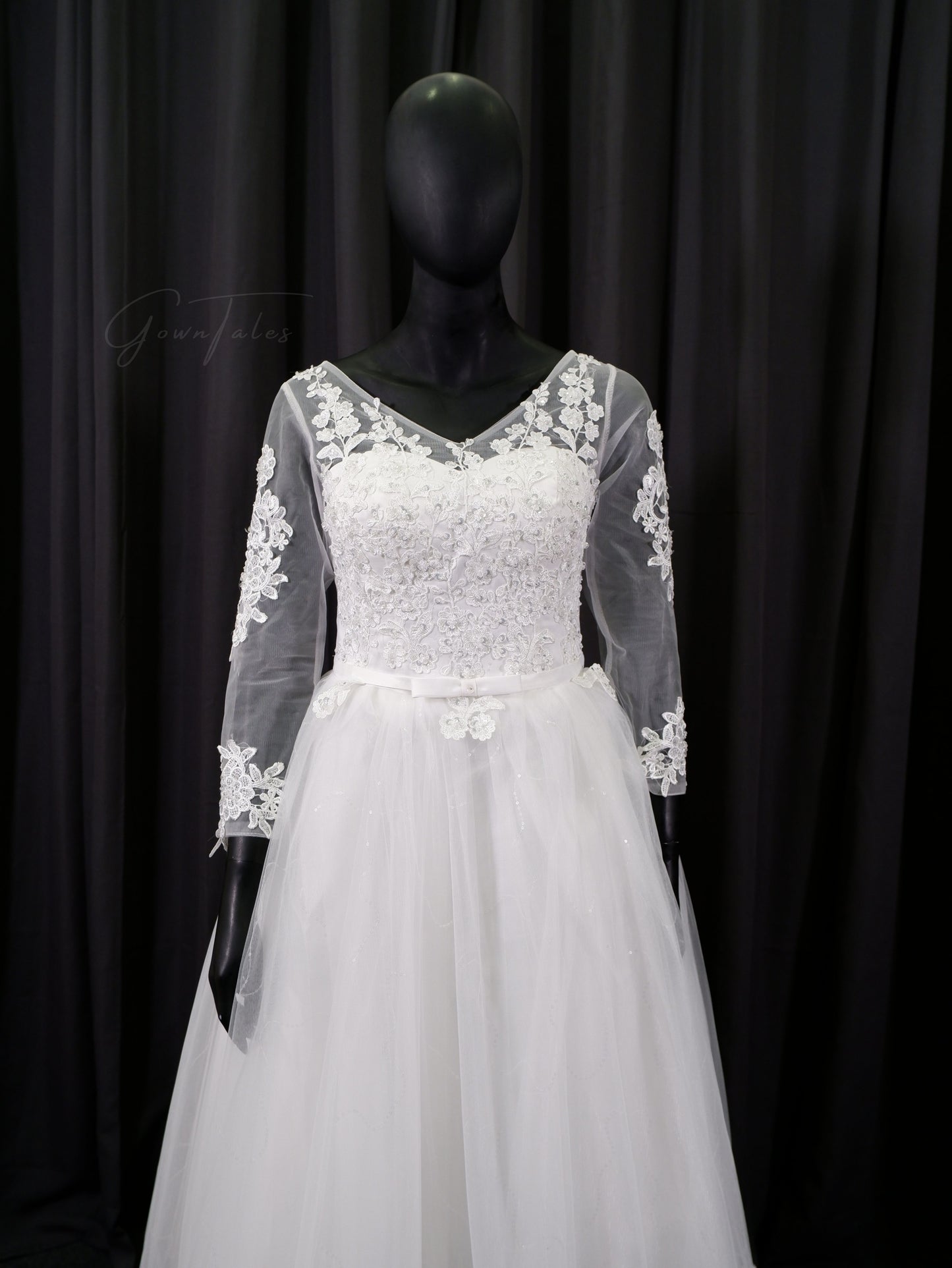 3/4th-sleeve Bridal Ball Gown GN007