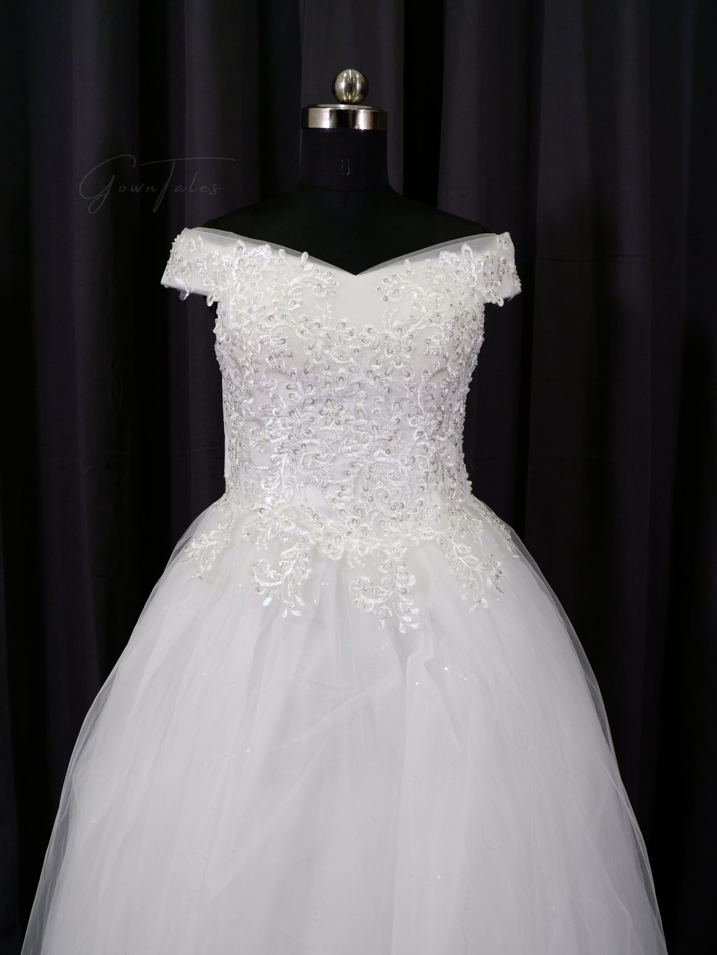 Off-shoulder Bridal Ball Gown GN002