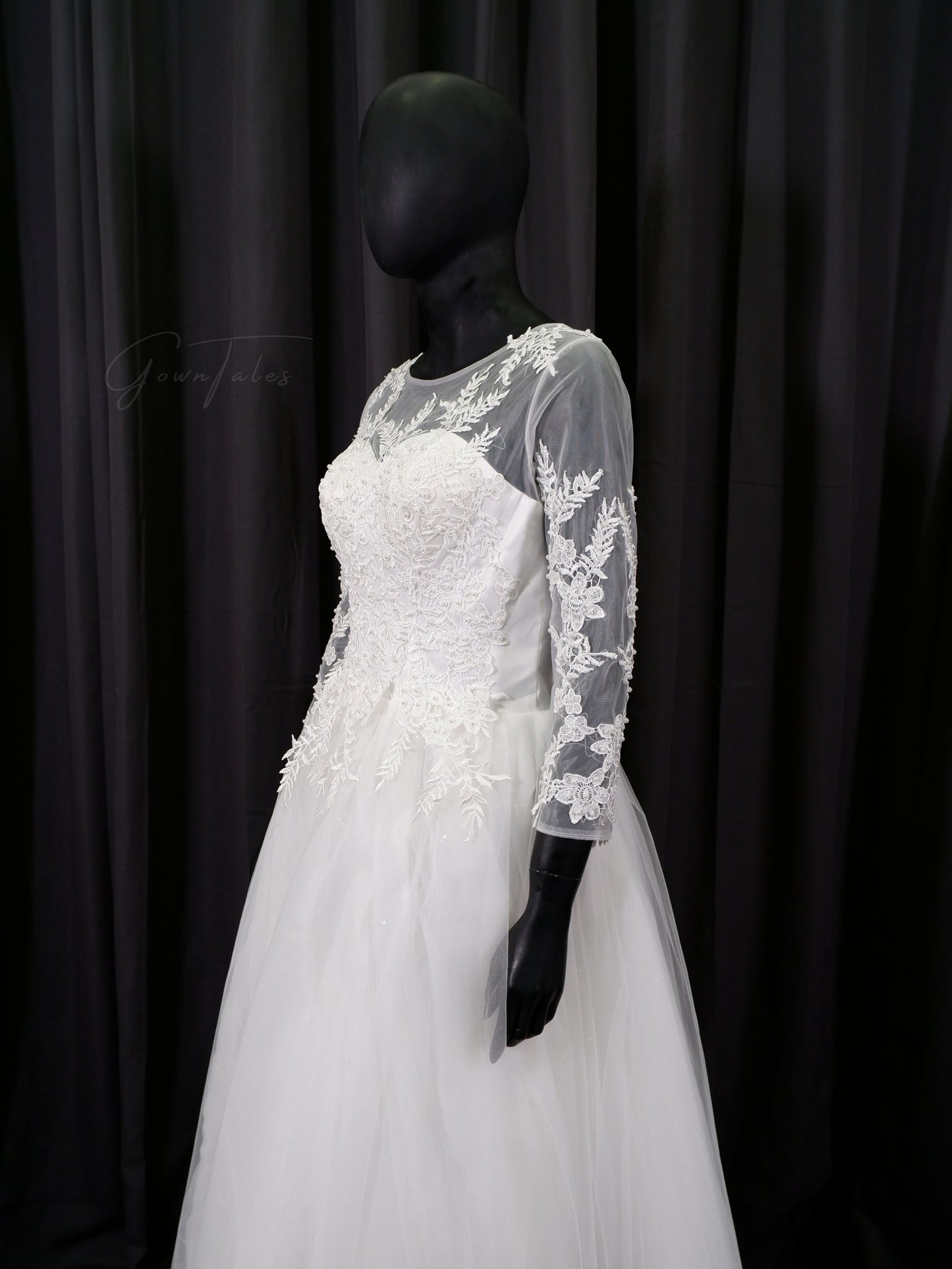 3/4th-sleeve Bridal Ball Gown GN005