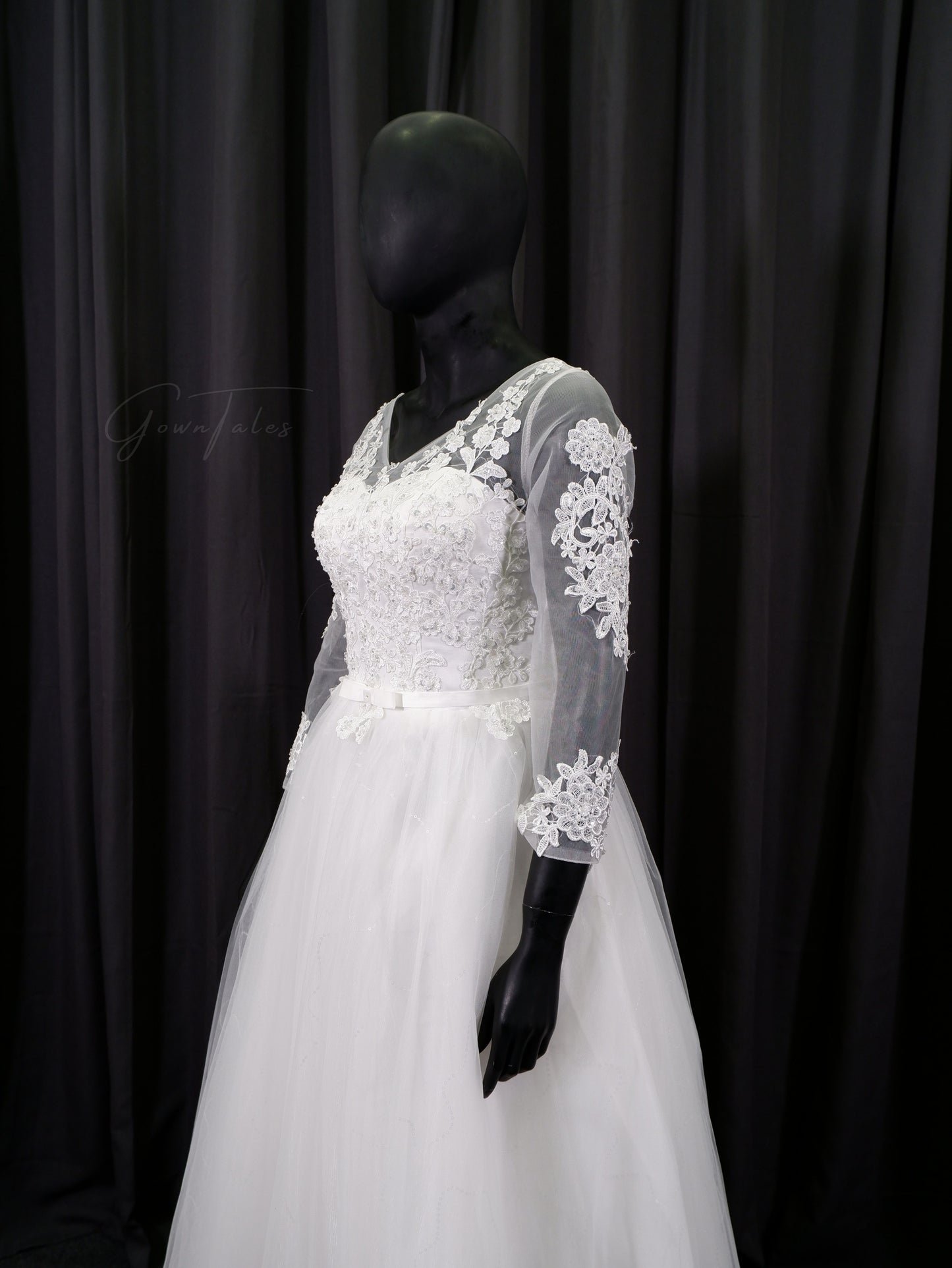 3/4th-sleeve Bridal Ball Gown GN007