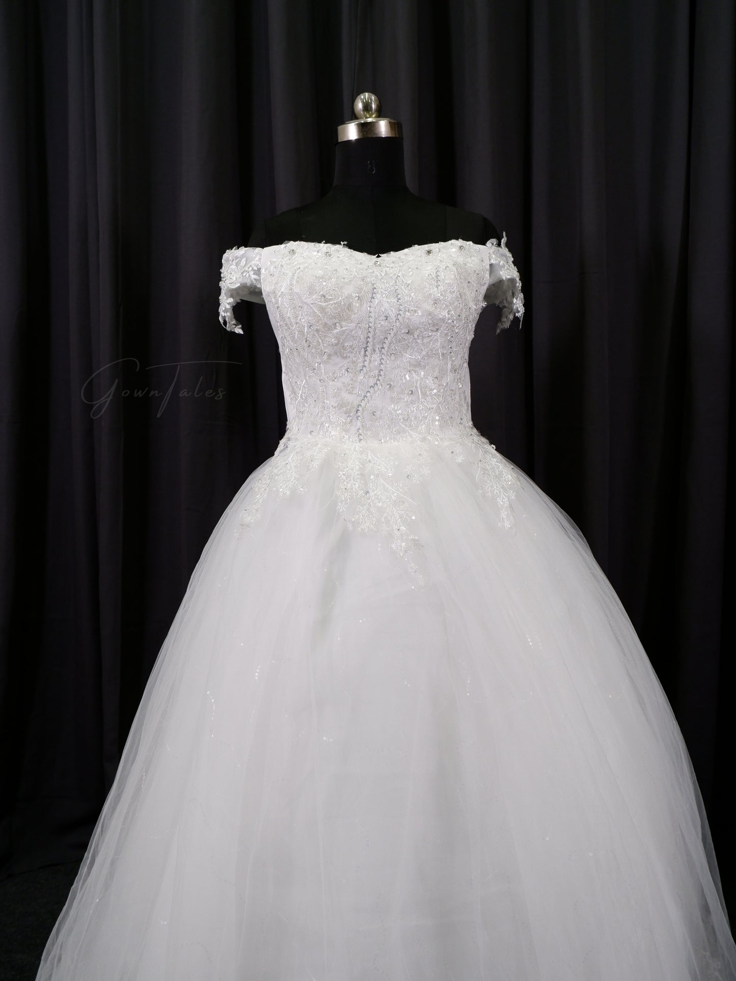 Off-shoulder Bridal Ball Gown GN004