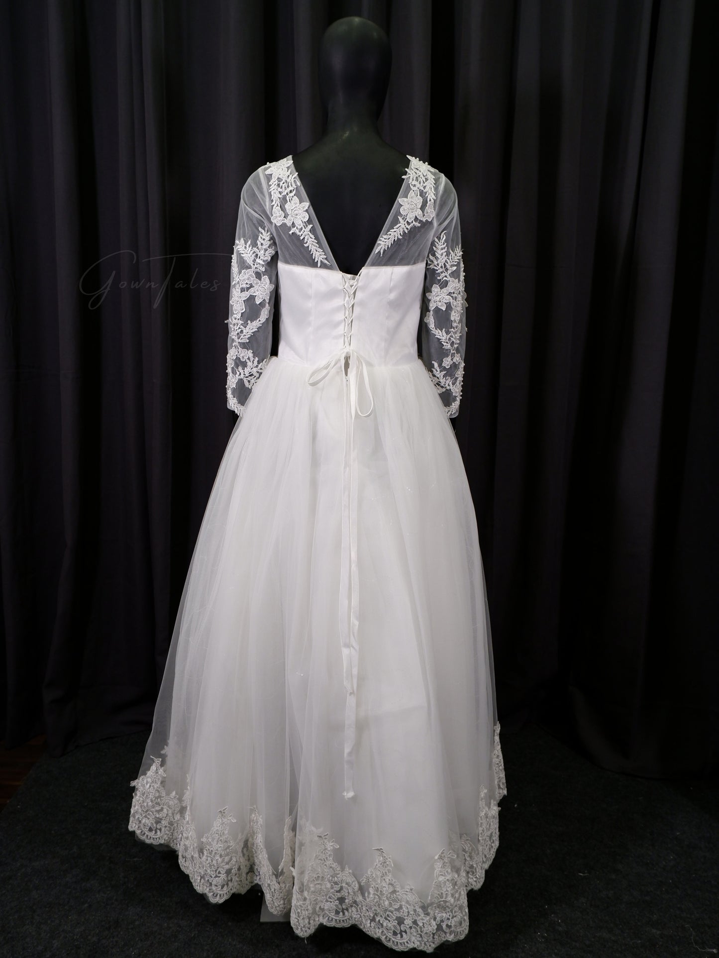 3/4th-sleeve Bridal Ball Gown GN005