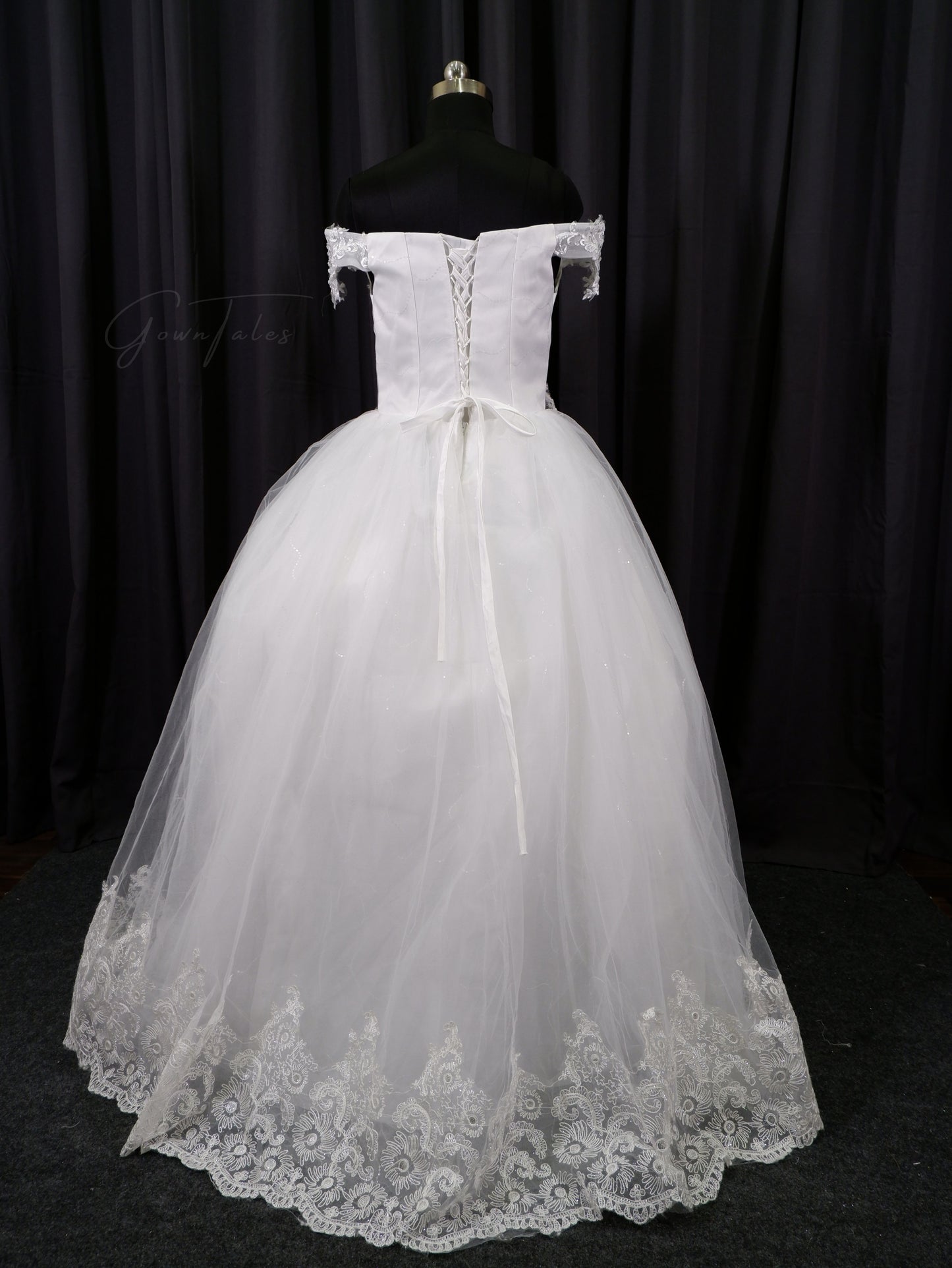 Off-shoulder Bridal Ball Gown GN004