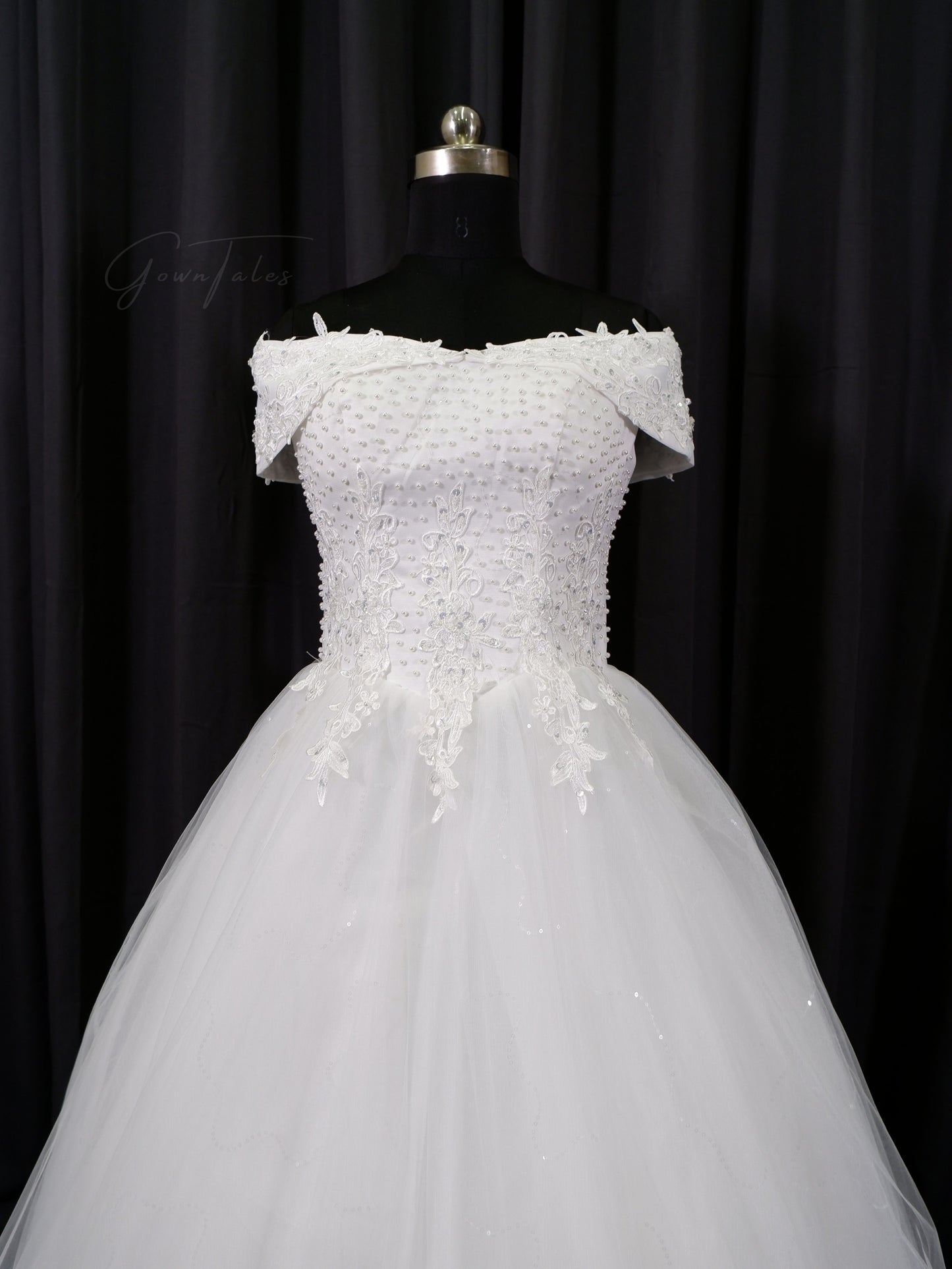 Off-shoulder Bridal Ball Gown GN006
